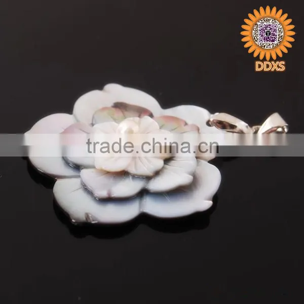 Wholesale Carved Mother of Pearl Shell Pendant photo-2