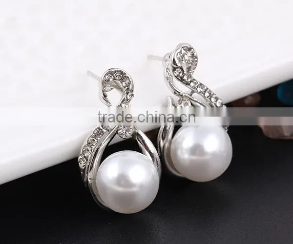 Luxury Necklace With Earring Pearl Alloy Jewelry Set Wholesale photo-4