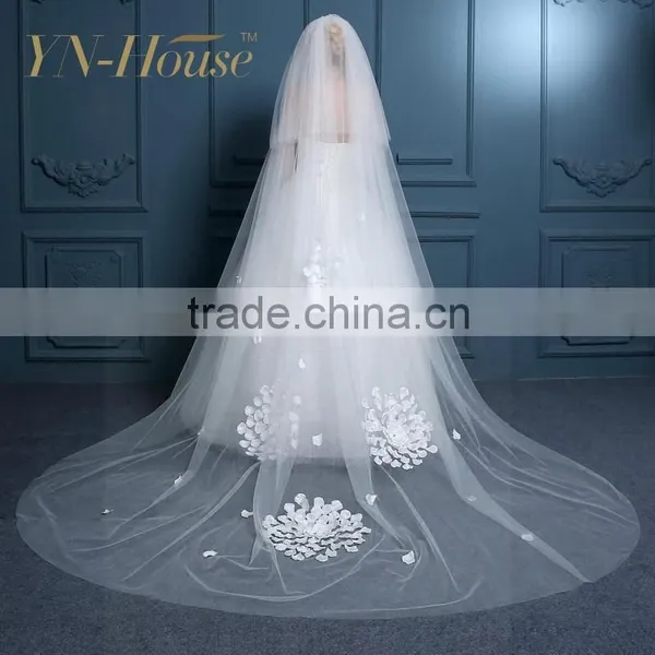 Beautiful Lace Appliqued Trim Floor Length 3 Meter Long Wedding Bridal Veil photo-4
