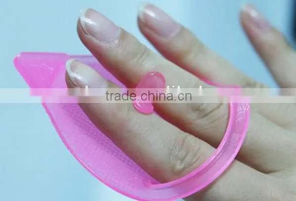 Eco-friendly High Quality Mutifunctional Heart Design Silicone Facial Cleansing Brush photo-3