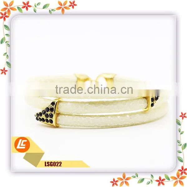 Womens Genuine Stingray Leather Bracelet Colourful for Wholesale photo-3