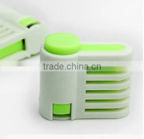 Plastic Cake Wafer Breaker & Cake Tools