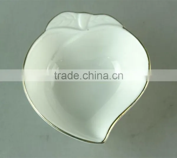 At Fire Sale Prices Beautiful Gold Edge Peach-shaped Super White Ceramic Dinner Dish for Restaurant,ceramic Dishes for Wholesale photo-2