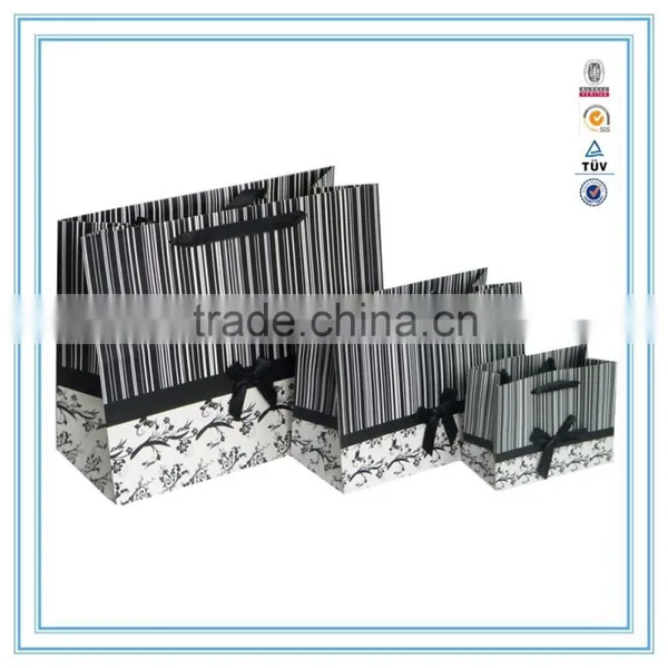 China Supplier High Quality Luxury White Cardboard Paper Bag photo-2