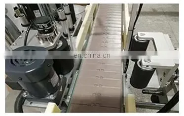 Low Price Automatic Adhesive Sticker Round Bottle Labeling Machine photo-3