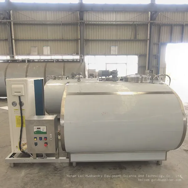 Direct Cooling 2000L Milk Cooling Tank Stainless Steel Milk Cooler for Dairy Farm