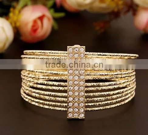 Vogue Metal Silver Wire Surrounds Flower Weaving Opening Bracelet photo-2