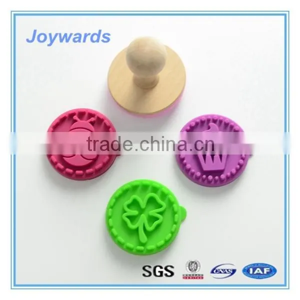 2016 New Design Wooden Handle Eco-friendly Cookie Stamp photo-4