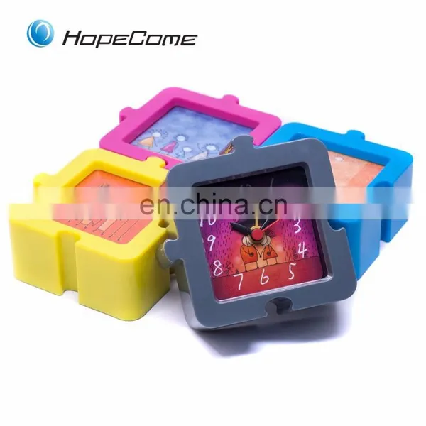 2017 Unique Funny Design Clock/ Plastic Frame Table Clock photo-3