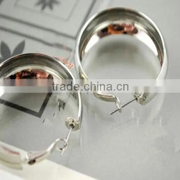 Wholesale Fashion Creative Big Circle Earrings Europe and the United States the Bridal Stud Earrings photo-3