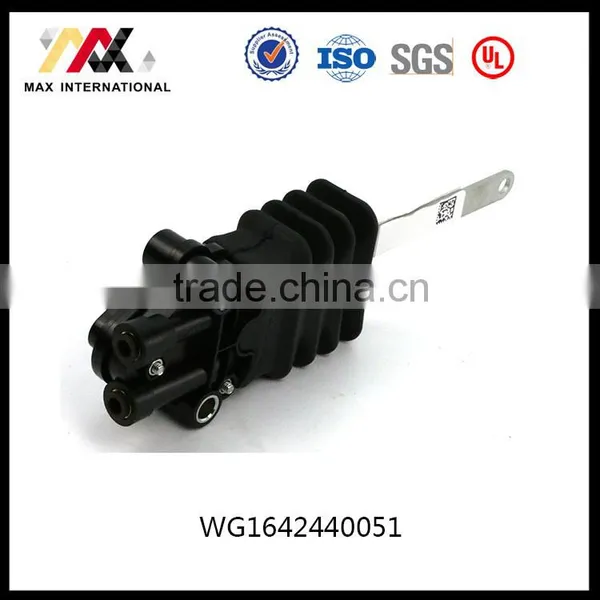 Sinotruk HOWO Truck Cabin Height Control Valve (Wg1642440051) photo-4