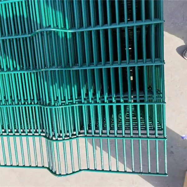 Hot-Dip Galvanized 3D Curved Fence 3.0mm Mesh for Industrial Security photo-1