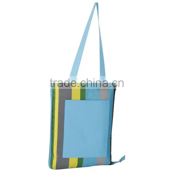 2015 Fashionable Carry Bag Design Waterproof Picnic Rug photo-5
