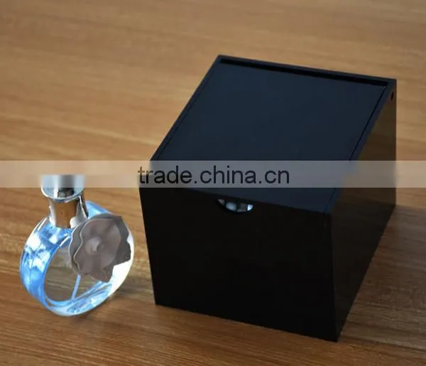 Wholesale Acrylic Dustproof Cosmetic Box photo-3