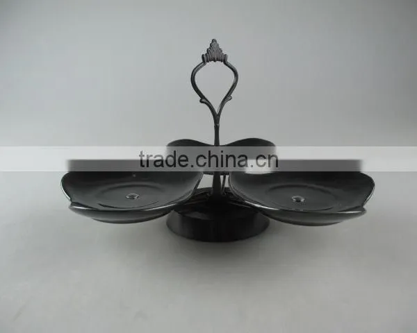 Eco-friendly Cheap Heart Shape Ceramic Cake Stand for Stocked photo-2