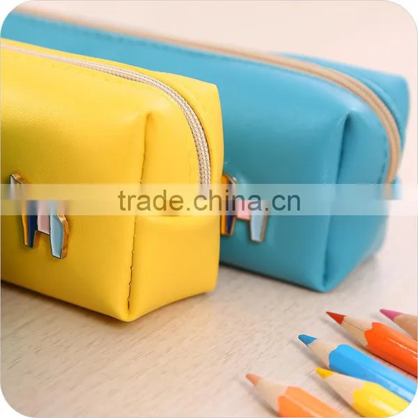 China Wholesale Low Price Custom Printed Pencil Case for Teenagers photo-4