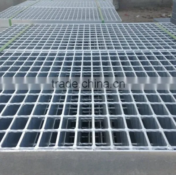 Hot-dipped Galvanized Serrated Steel Gratings/I Bar Grating/ Plain Steel Grating photo-3