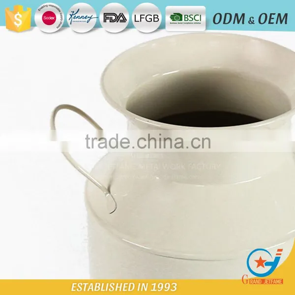 Garden Iron Powder Coating White Jug the Bottle Water Jug in Garden photo-6