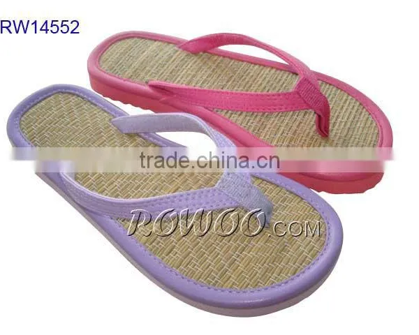 Fashionable Straw Slippers