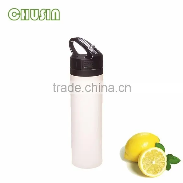 Outdoors Water Bottle Food Grade Silicone Water Bottle With Handle and Straw photo-4