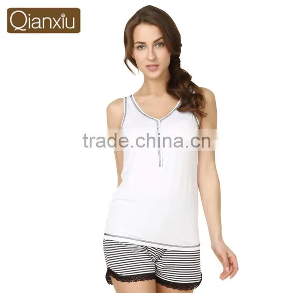 2017 New Arrival Qianxiu Fashion Sexy Pyjamas Set for Girls