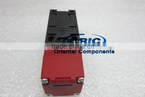 D4NS-3BF DOOR SWITCH AC-15 3A-240VAC DC-130.27A-250VDC MEMA A300.0300