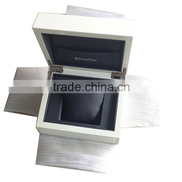 White Color Glossing Lacquer Finishing Luxury Wooden Watch Box photo-3