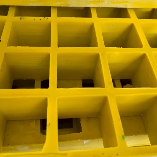 Composite Polyester Fiberglass Pedestrian Decking GRP Pultruded FRP Gratings photo-3
