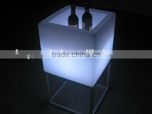 Plastic PE Rectangle Night Club Bar Glowing Led Cube Shaped Ice Bucket photo-2