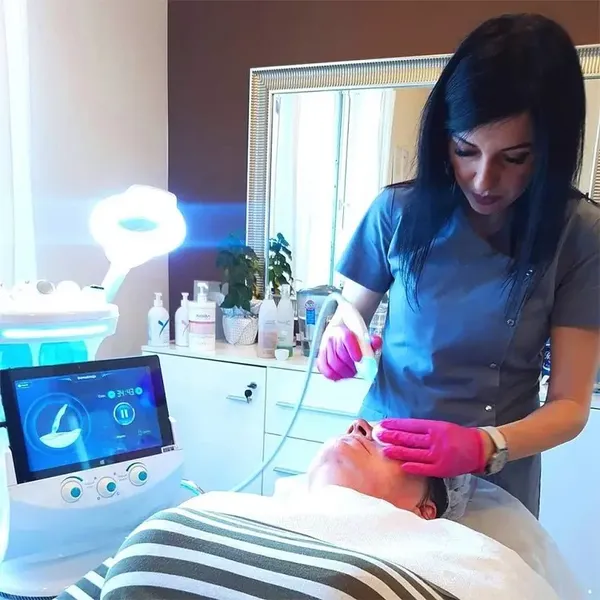 Portable Hydra Beauty Facial 7 in 1 Machine Skin Peeling Hydro Oxygen Facial Hydra Dermabrasion Aqua Peel Machine photo-5