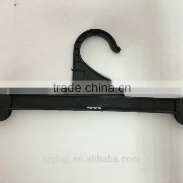 Plastic Hangers With Two Clips