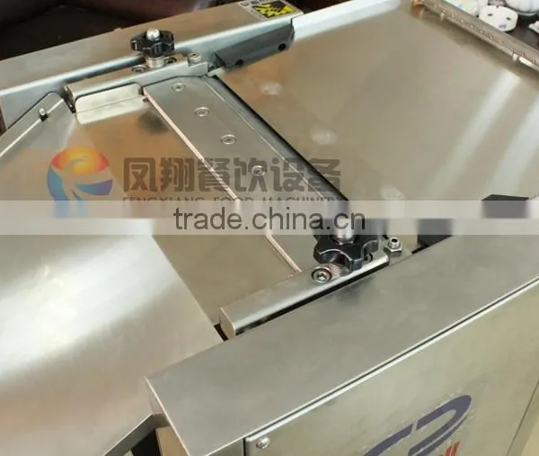 Industrial Automatic Big Fish Skin Removel Skinning Machine photo-4