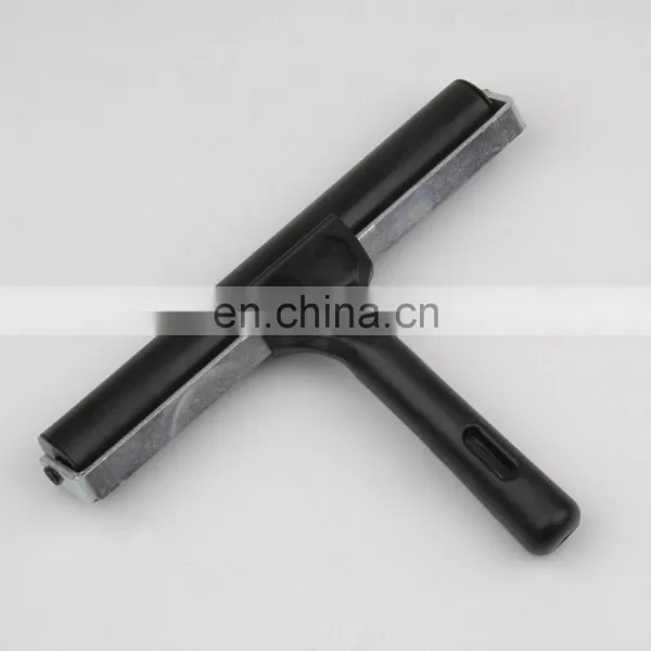 8" Plastic Handle Hard Rubber Brayer photo-3