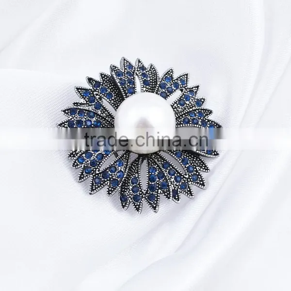 Europe and the United States Fashion Alloy Big Pearl Brooch Blace Charming Jewelry photo-3