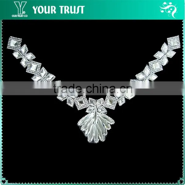 Fashion Ribbon Lady Crystal Jewelry Rhinestone Bead Necklace photo-4