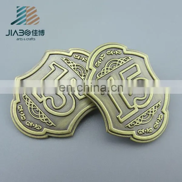  china suppliers custom metal made funny cloth badges