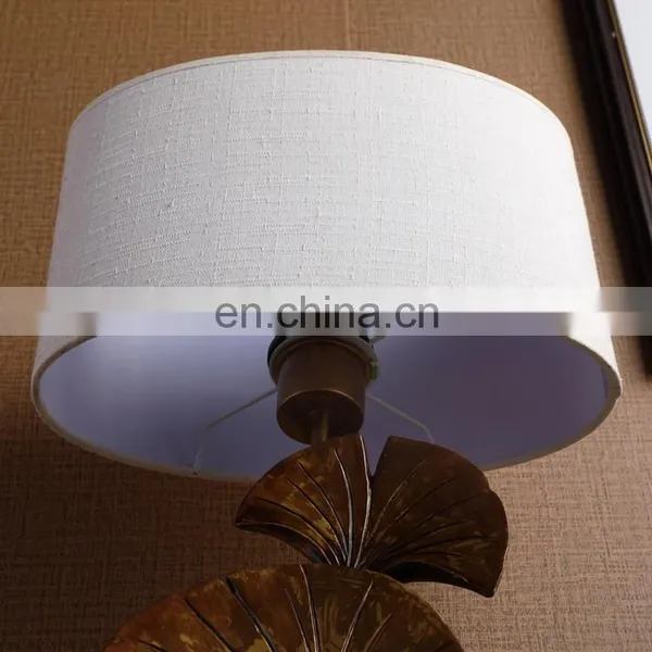 Creative Design Leaf Shape Resin Material Table Decoration Hotel Bedroom Desk Lamp With White Linen Lampshade photo-5