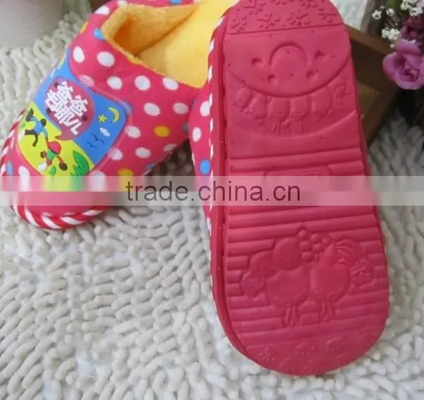 Comfortable Warm Indoor Cartoon Shoes With Led Sole for Kids photo-3