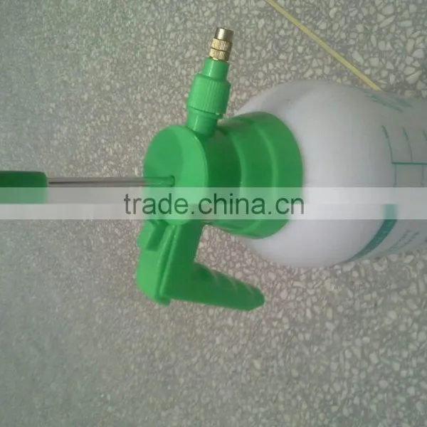 2L High Quality Garden Bottle Air Pressure Pump Sprayer photo-4
