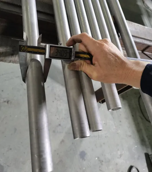 304DIN 1.4529 Welding/ERW/Seamless/Square Stainless Steel/Inox Tube/Pipe/Flange/Accessory/ Forged Piece