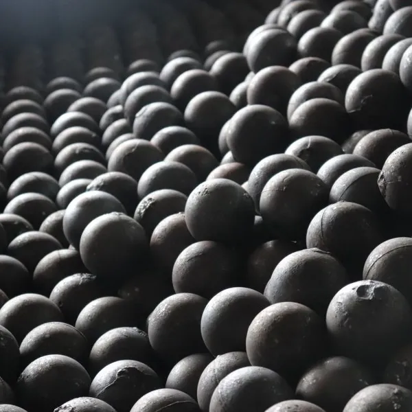 Bolas de moagem fundidas em liga de cromo com faixa completa de Cr de 1% - 30%, alta dureza e baixa quebra para moinhos de bolas de mineração e cimento