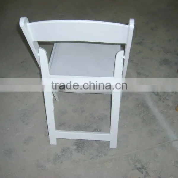 High Quality White Resin Folding Banquet Chair photo-2