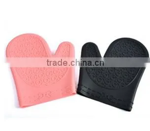 Anti-skidding Glove of Silicone Material for Safe Cooking
