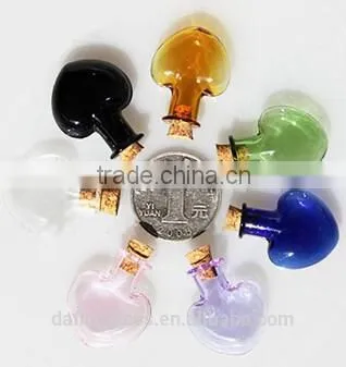 Wholesale Heart Shape Fancy Glass Perfume Bottles Mini Glass Bottles With Corks