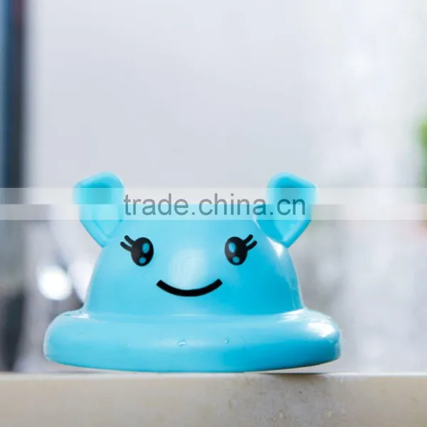 Good Qulity Kitchen Silicone Filter Plastic Water Saving Shower Head Rainfall photo-3