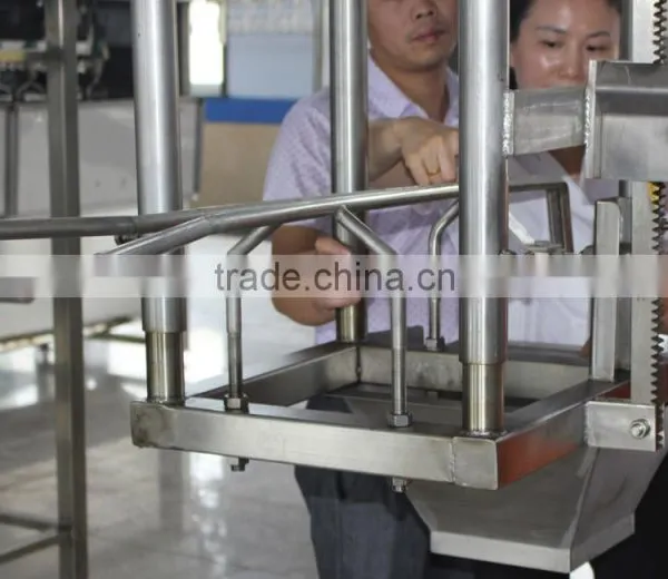 Professional Poultry Slaughter Line Head And Claws Cutting Machine For Abattoir Plant photo-3