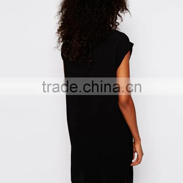 Kater Dress With Textured Seam Detail and Short Sleeves photo-2