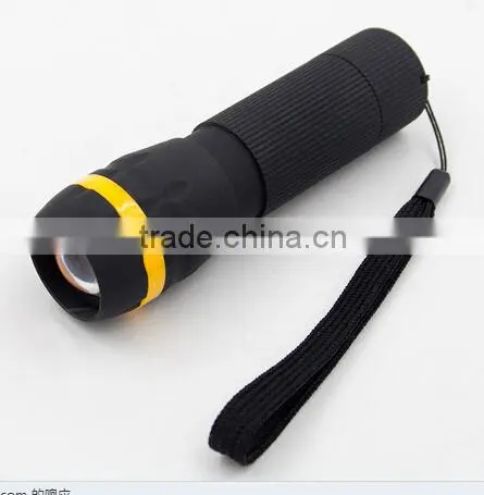Aluminum Material Long Range Emergency Zoom Adjustable High Power Led Torch photo-3