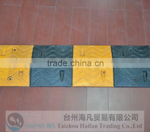 Traffic Road Reflective Rubber Speed Hump for Crossroads/heavy Strength Rubber Speed Hump Used in Intersection photo-2