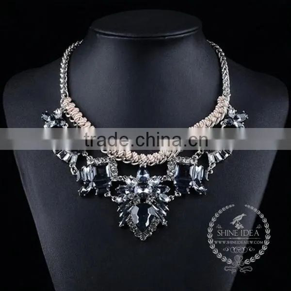 High Quality Crystal Chunky Statement Necklace Tin Alloy Fashion Women Pendant Necklace 6390071 photo-3